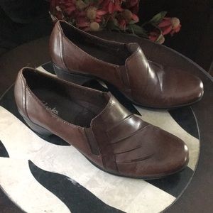 Ruched upper leather slip on shoe